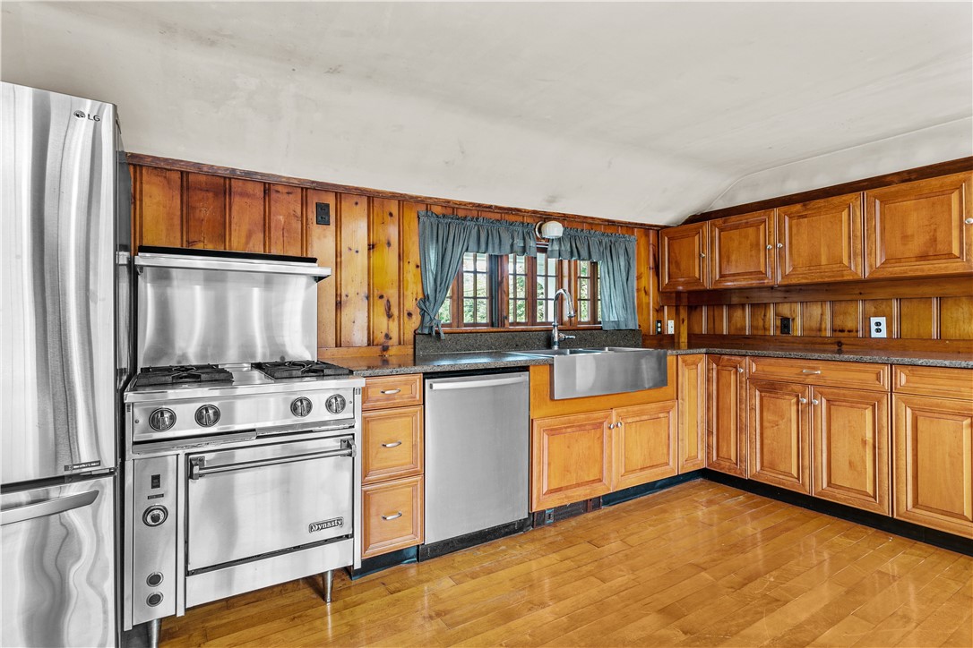 1029 Boston Neck Road North Kingstown, RI 02852 - Photo 6 of 32 Gallery Image 6