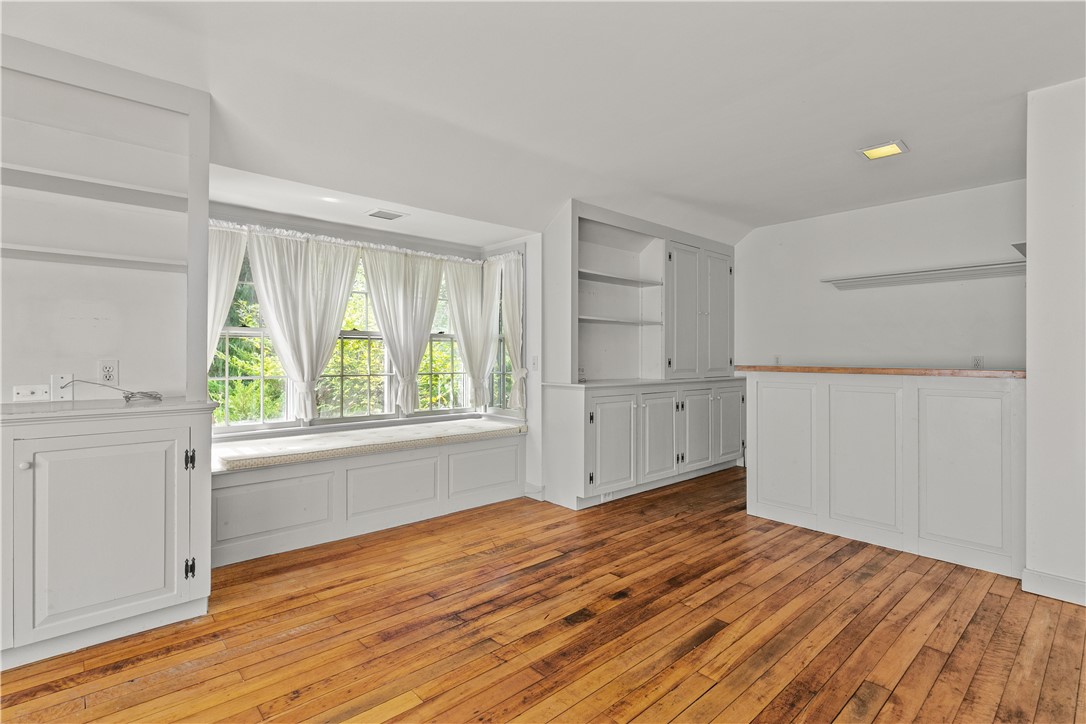 1029 Boston Neck Road North Kingstown, RI 02852 - Photo 9 of 32 Gallery Image 9