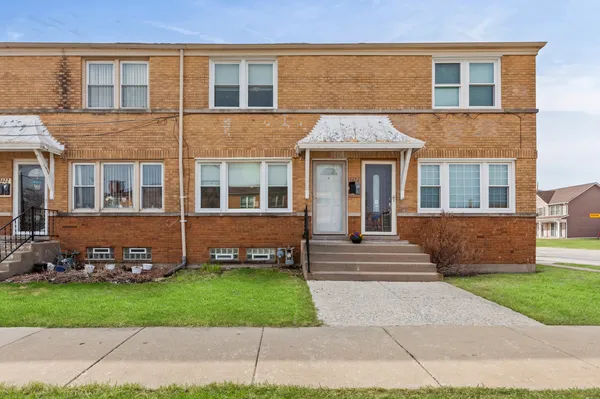 $189,000 | 3624 Van Buren Street, Unit A, Bellwood, IL 60104