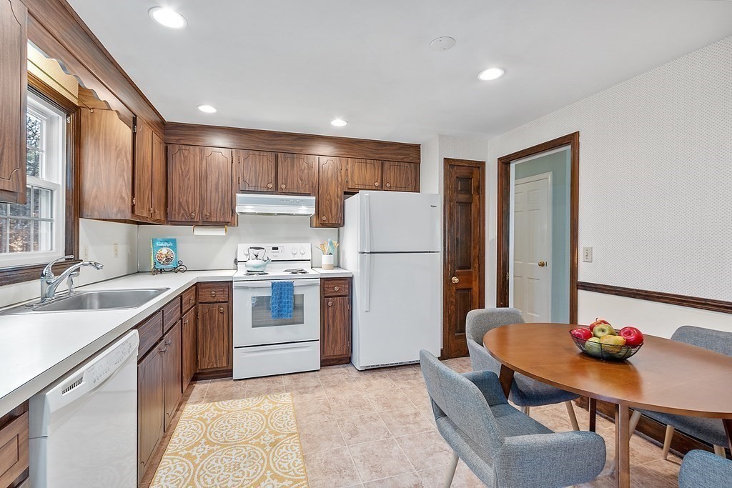 65 Prescott Road Boxborough, MA 01719 - Photo 8 of 35