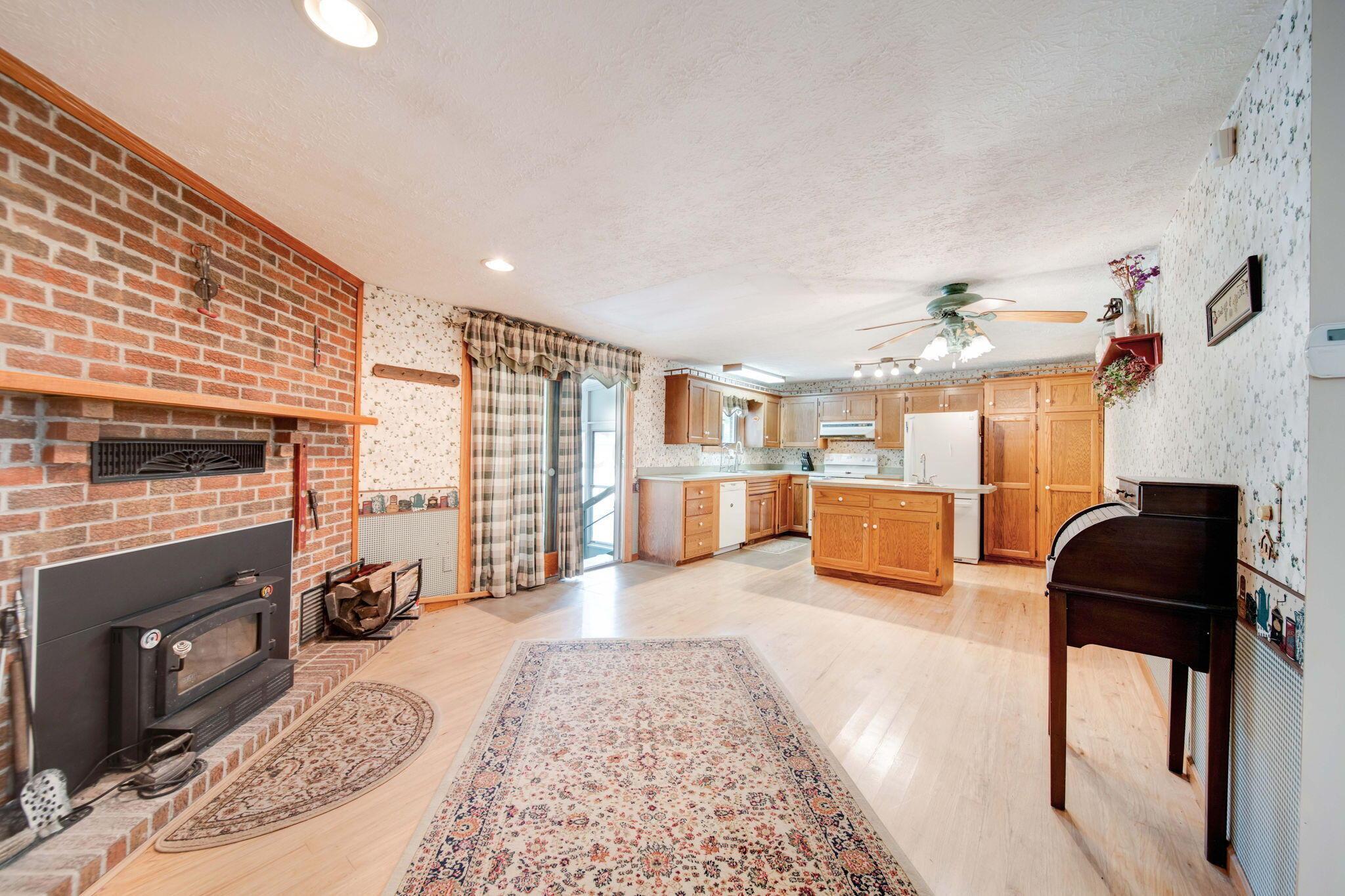 6073 Wickham Road Sycamore, OH 44882 - Photo 19 of 55 24-web-or-mls-DSC06703_4_5