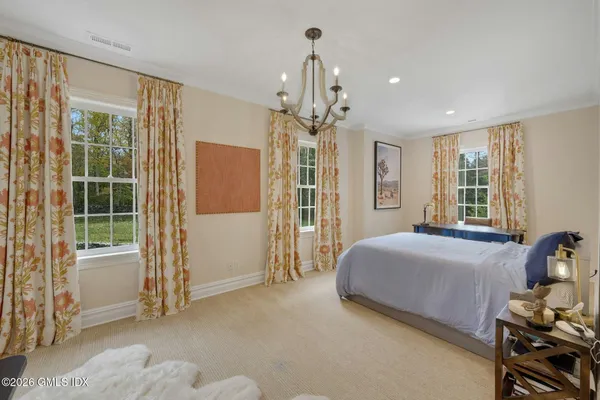 $7,395,000 | 33 Highland Farm Road, Greenwich, CT 06831
