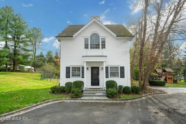 $7,950,000 | 33 Highland Farm Road, Greenwich, CT 06831