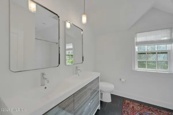 $7,395,000 | 33 Highland Farm Road, Greenwich, CT 06831