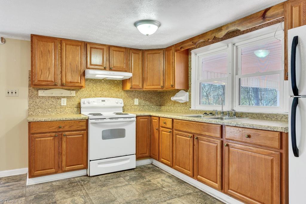 600 Friendly Road Eden, NC 27288 - Photo 11 of 43 Gallery Image 11