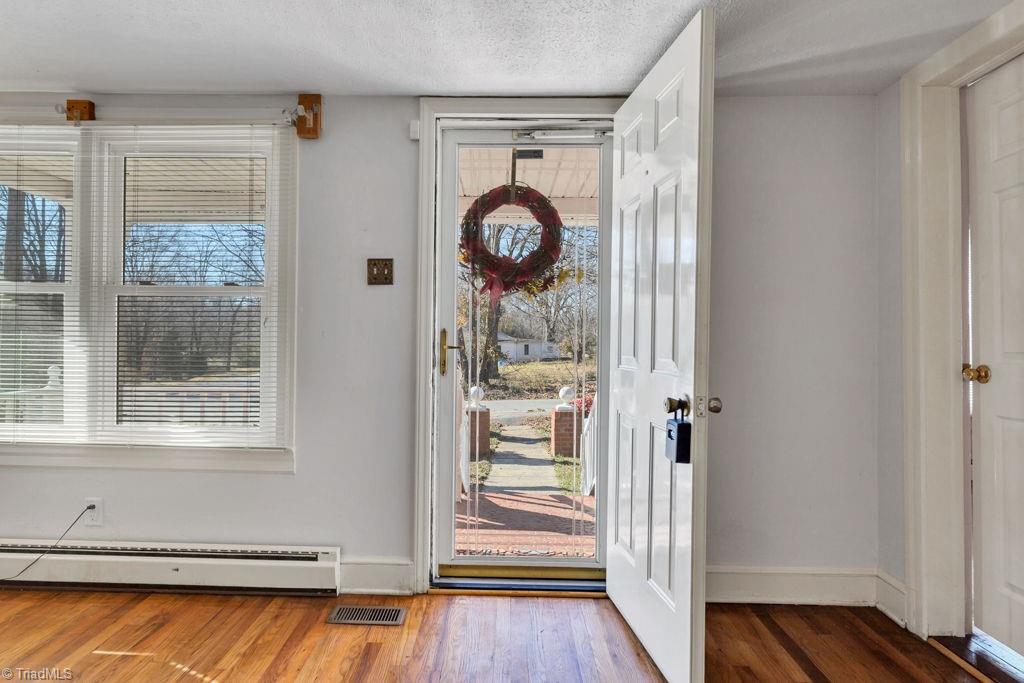 600 Friendly Road Eden, NC 27288 - Photo 5 of 43 Gallery Image 5