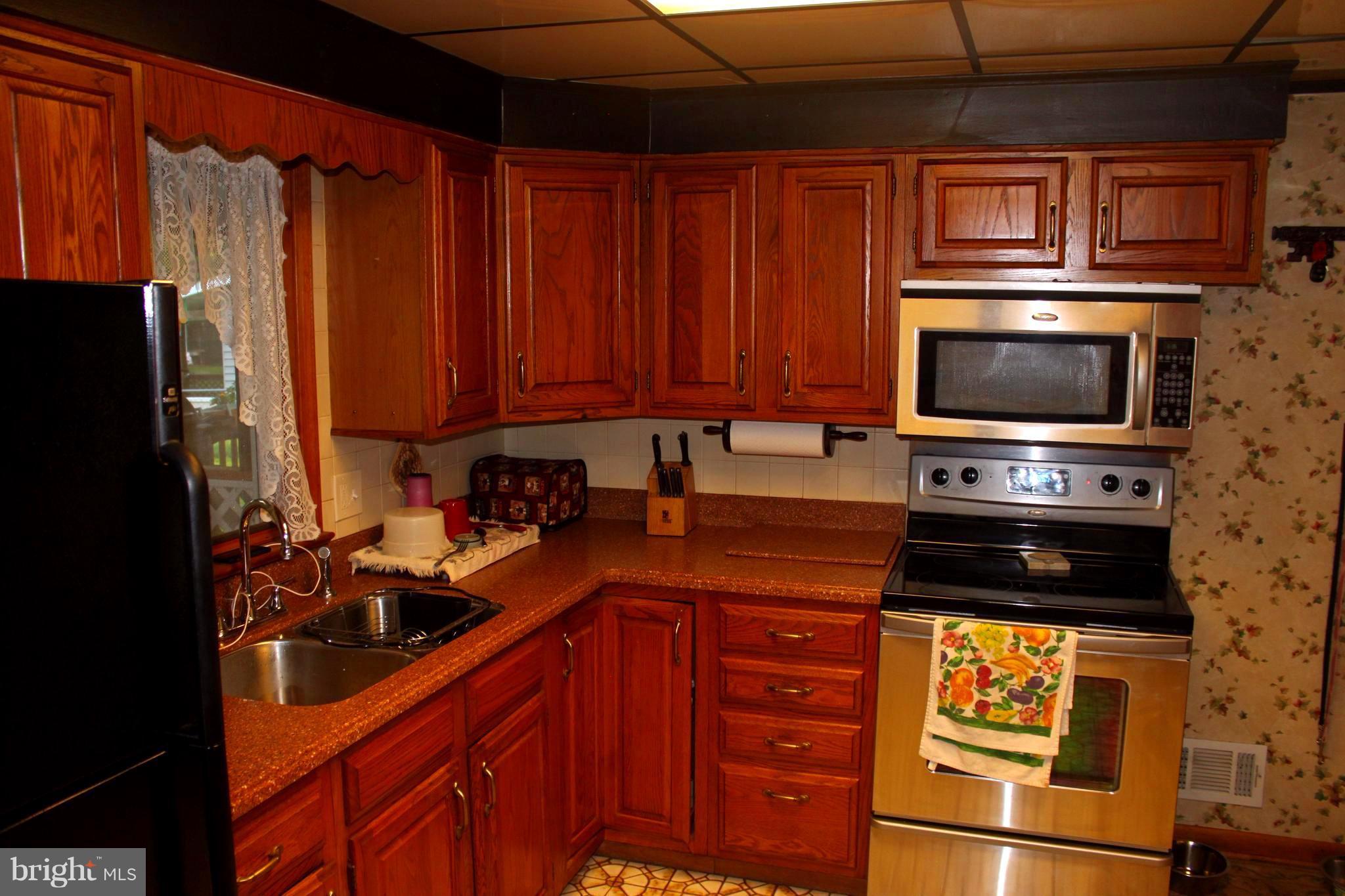 526 Sunset Knoll Road Pasadena, MD 21122 - Photo 11 of 25 Kitchen