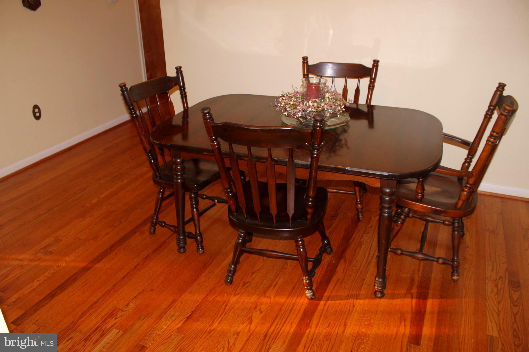 526 Sunset Knoll Road Pasadena, MD 21122 - Photo 14 of 25 Dining Room