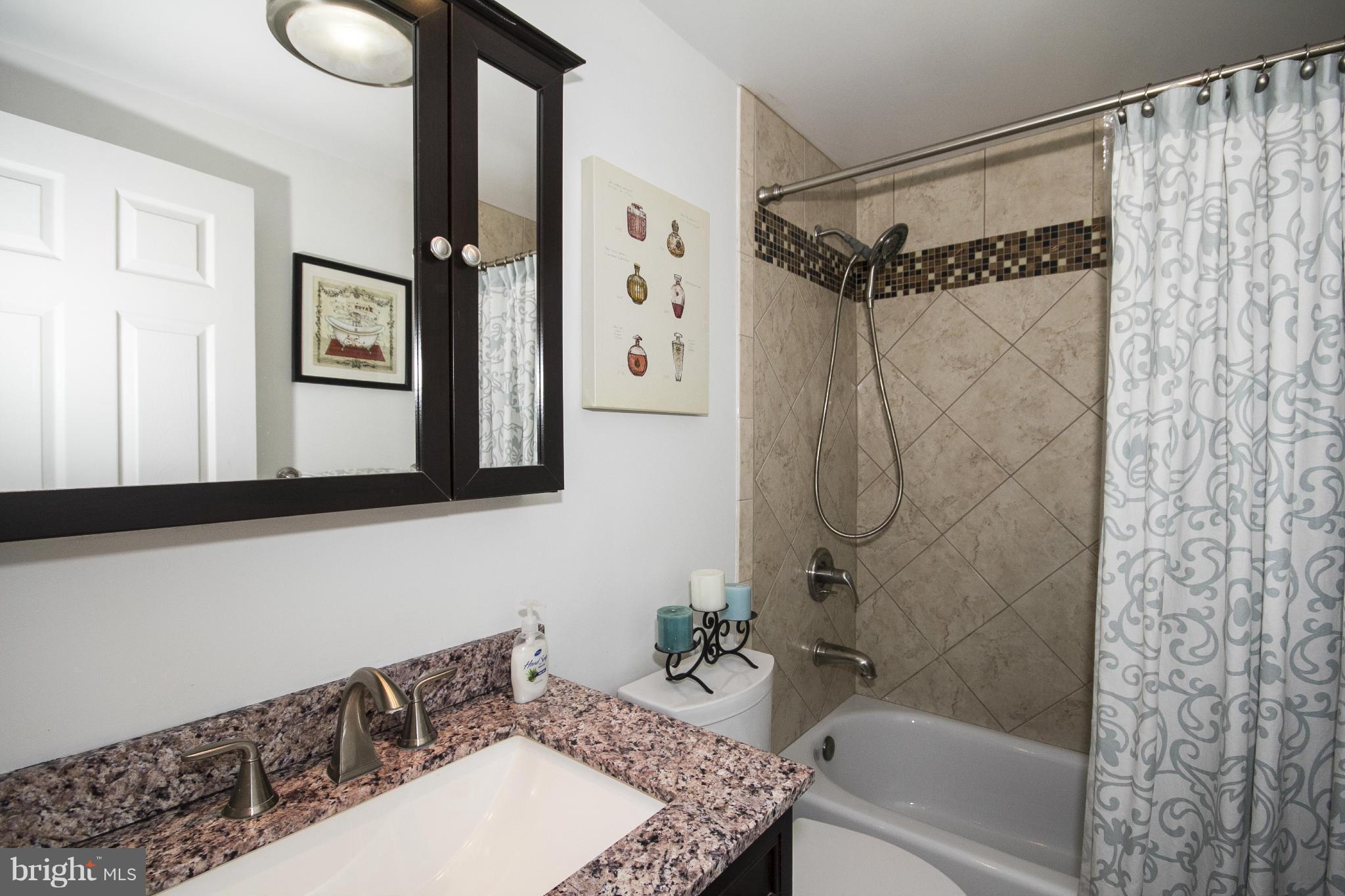 117 Boxthorn Road Abingdon, MD 21009 - Photo 16 of 30 Full Hall Bath