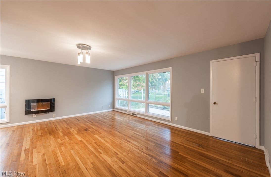 4816 South Sedgewick Road Cleveland, OH 44124 - Photo 2 of 33