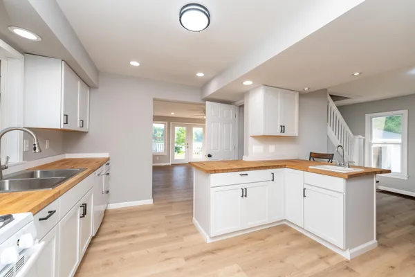 $399,999 | 816 River Street, Three Rivers, MI 49093