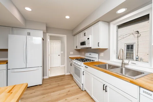 $399,999 | 816 River Street, Three Rivers, MI 49093