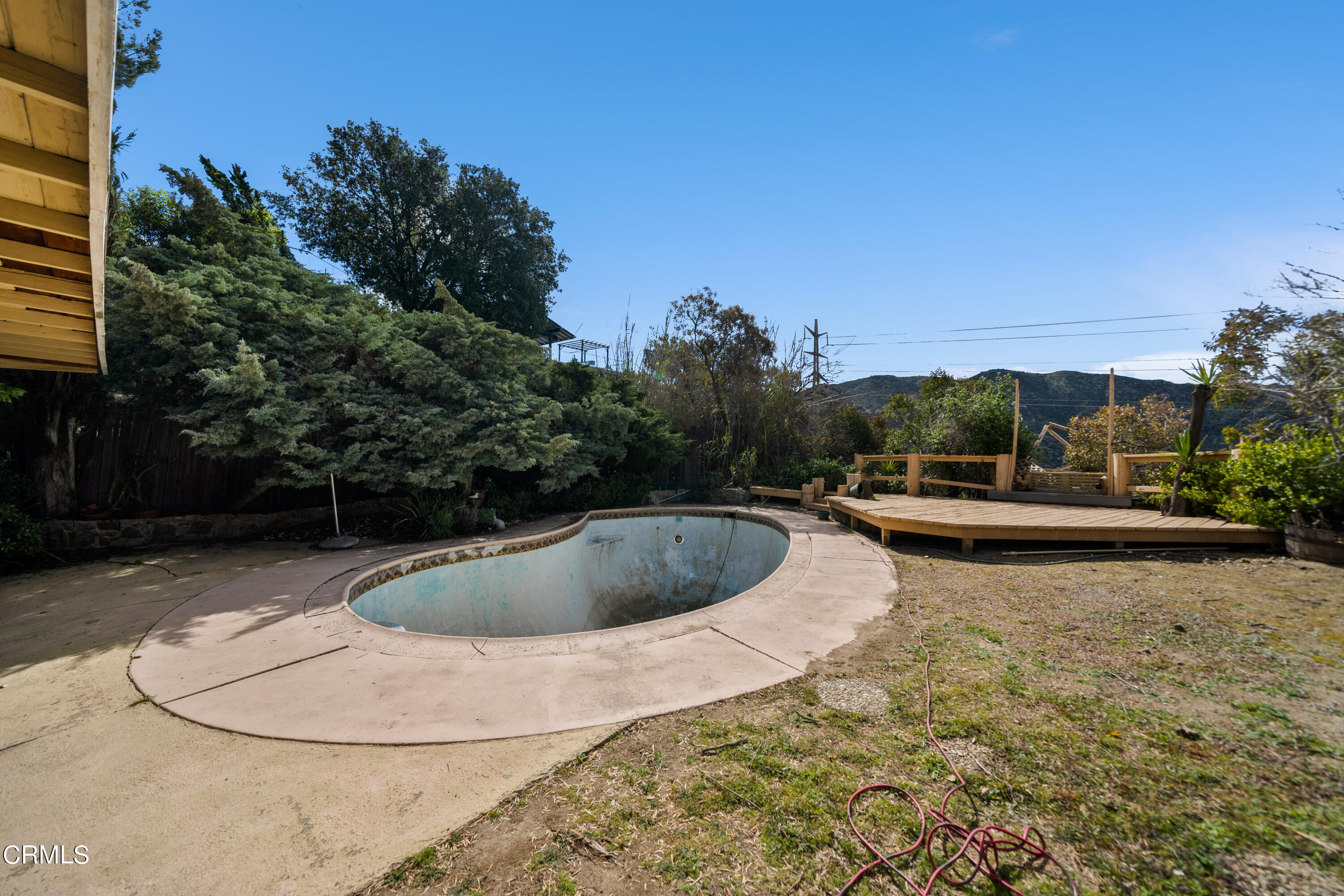7024 Charrick Place Tujunga, CA 91042 - Photo 30 of 45 a view of swimming pool