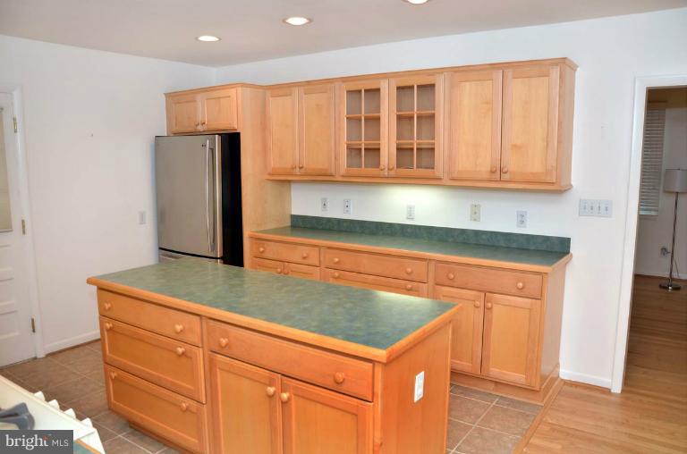 9812 Gunforge Road Perry Hall, MD 21128 - Photo 18 of 25 Kitchen