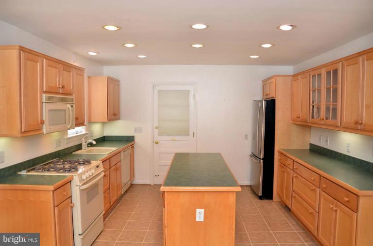 9812 Gunforge Road Perry Hall, MD 21128 - Photo 8 of 25 Kitchen