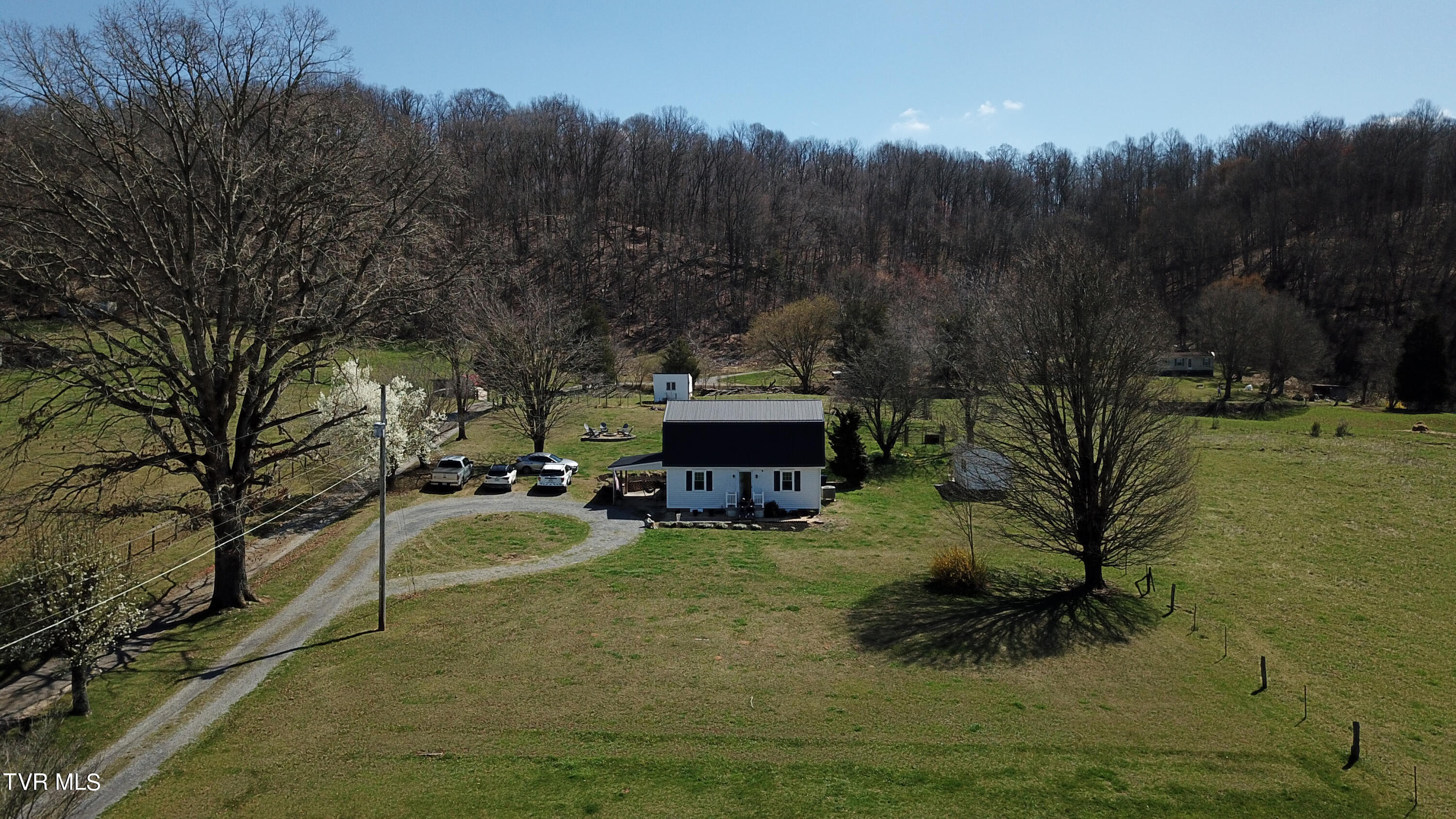 4426 Dishner Valley Road Bristol, VA 24202 - Photo 2 of 33 Edited1