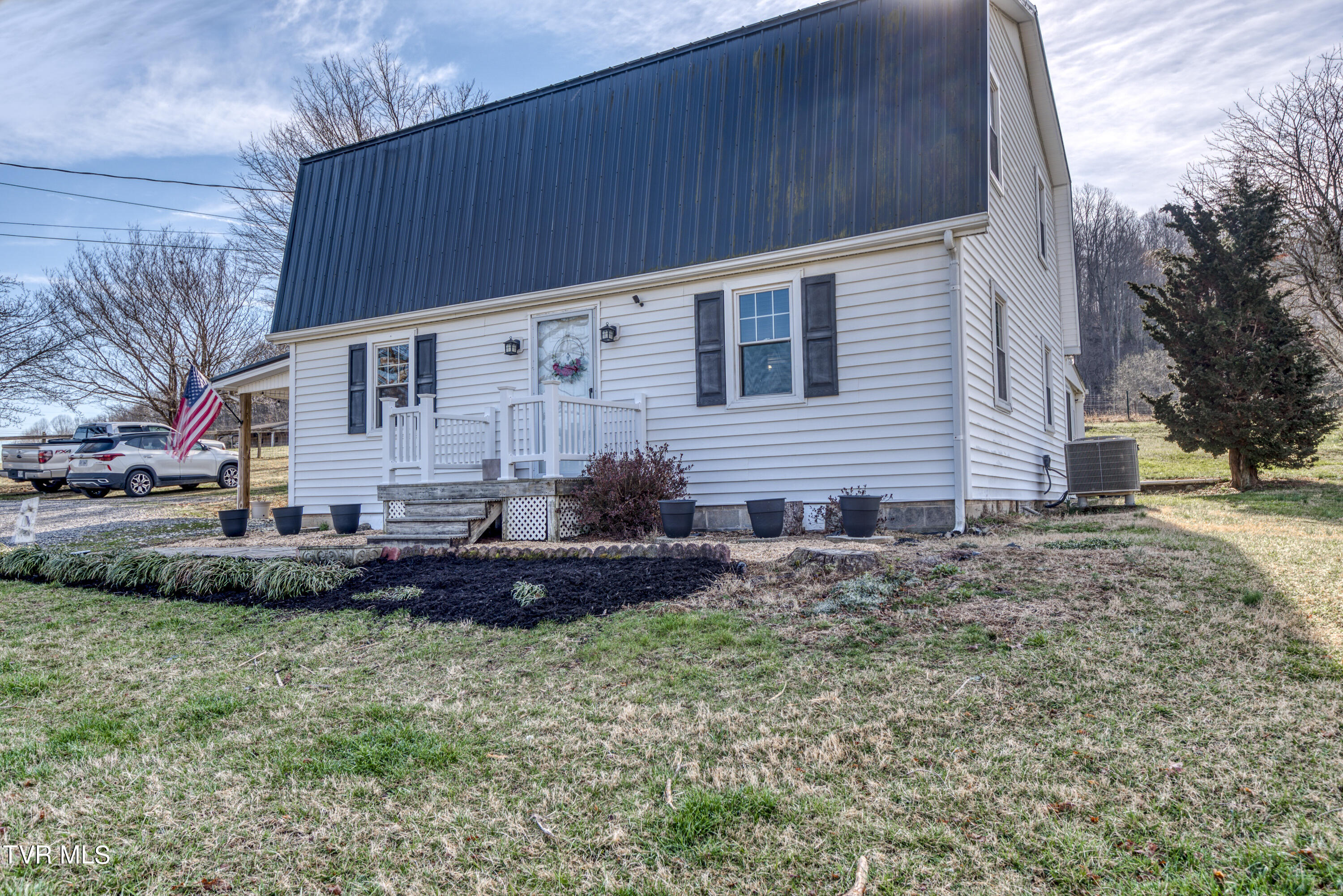 4426 Dishner Valley Road Bristol, VA 24202 - Photo 5 of 33 IMG_2669