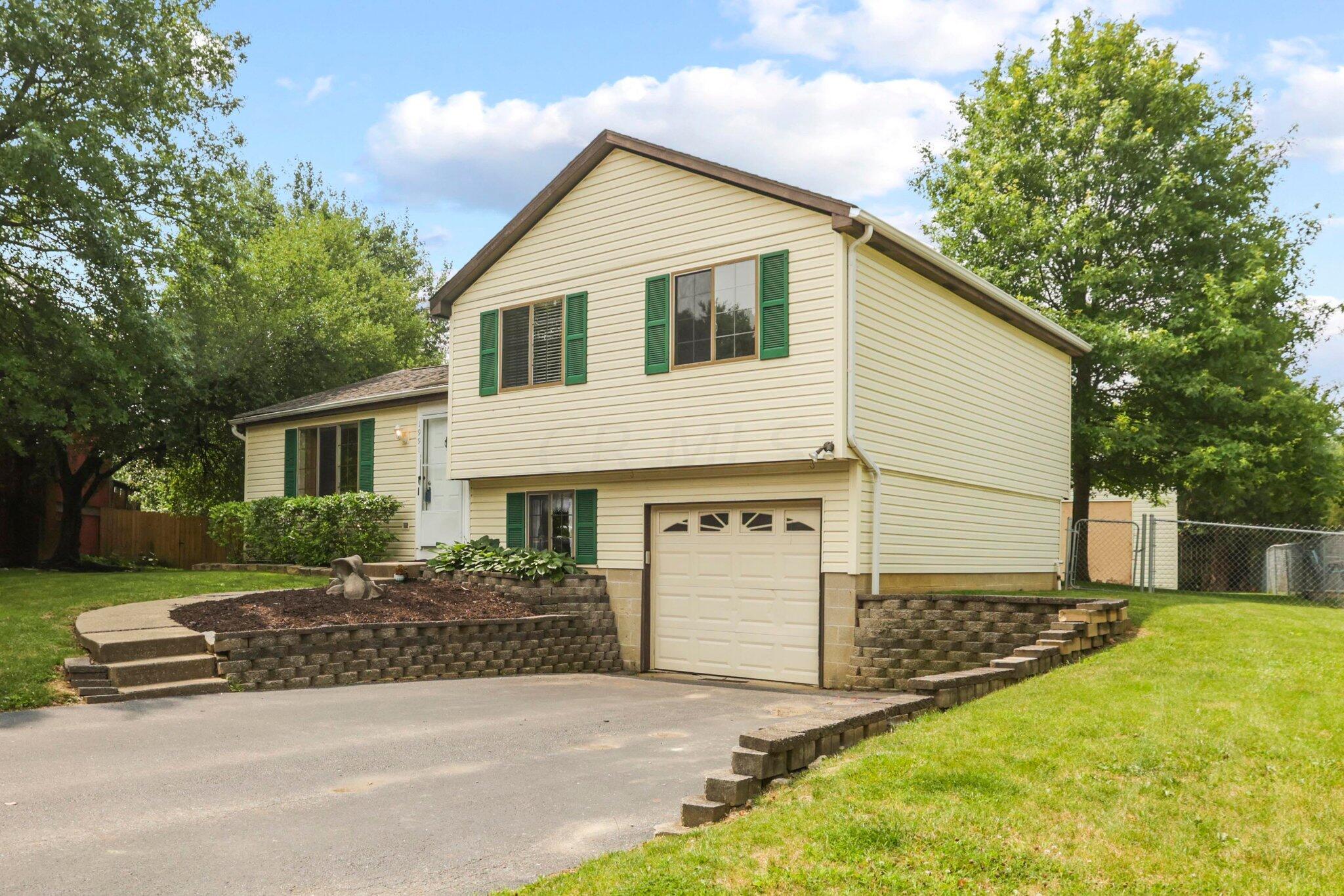 1991 Wolverhampton Road Powell, OH 43065 - Photo 4 of 39 41-web-or-mls-0V3A3402 copy