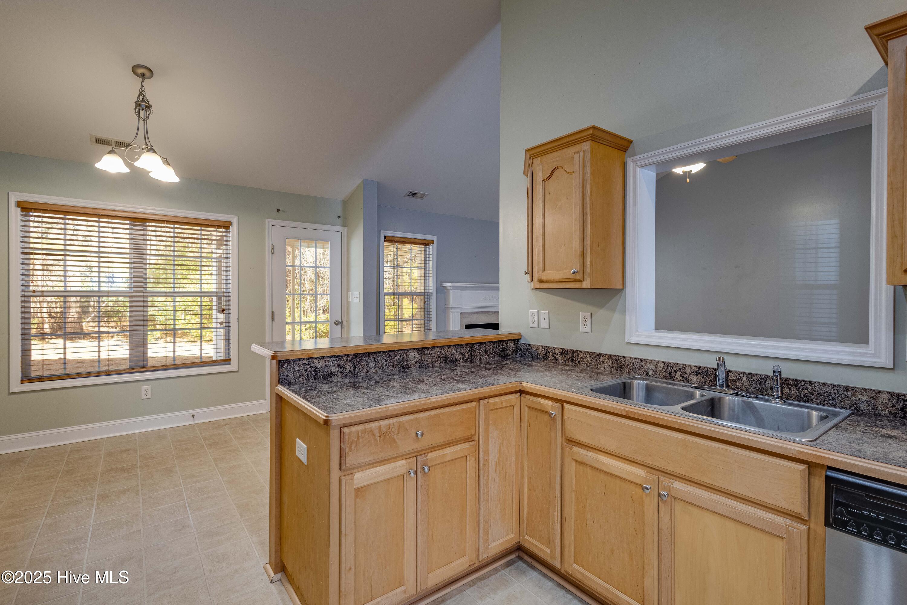 414 Conner Grant Road New Bern, NC 28562 - Photo 10 of 42 IMG_8079-Edit
