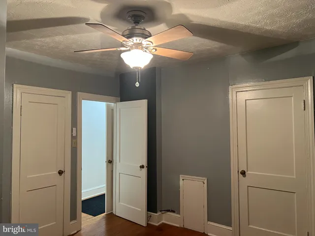 $898 | 110 South Charles Street, Unit 8, Charles Town, WV 25414