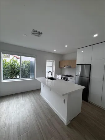 $3,500 | 2855 Royal Palm Avenue, Unit 2, Miami Beach, FL 33140