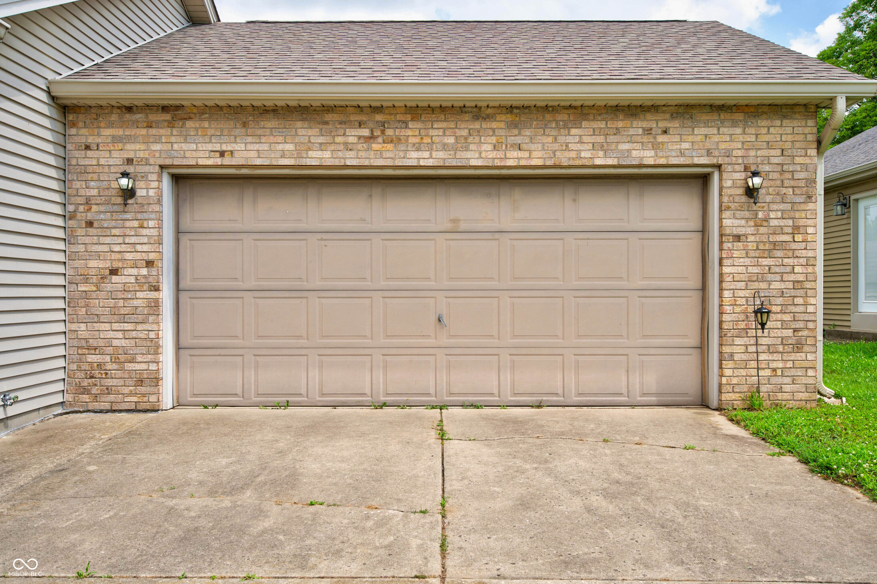 2530 Cedar Ridge Drive Columbus, IN 47203 - Photo 5 of 48