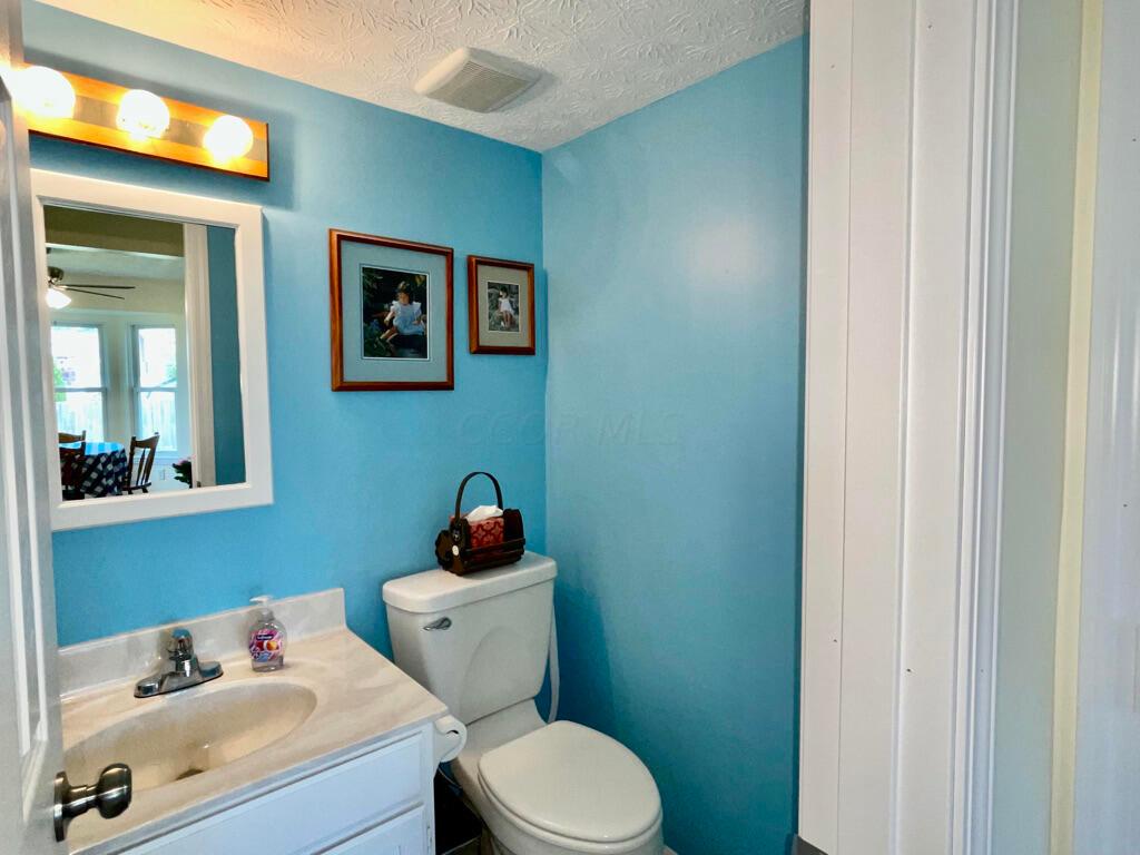 5294 Bressler Drive Hilliard, OH 43026 - Photo 13 of 45 Half bathroom.