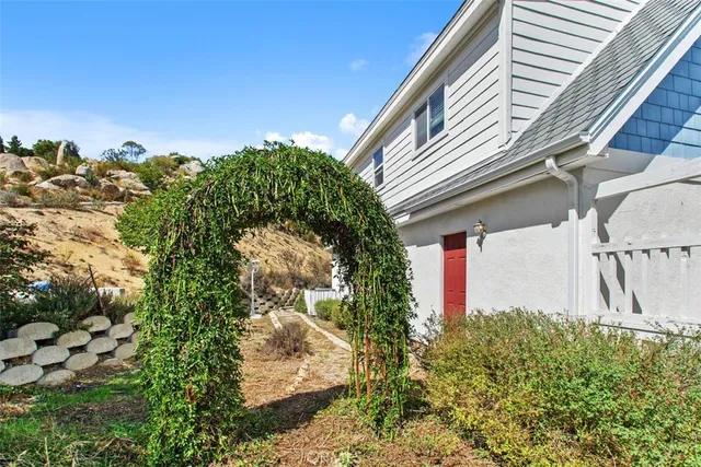 $2,000 | 41722 Avenida De Encanto, Murrieta, CA 92562