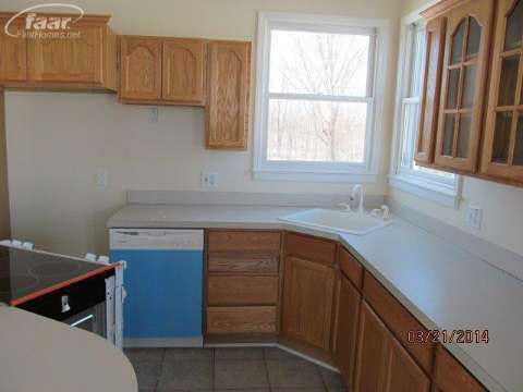6973 Hazard Road Fenton, MI 48430 - Photo 10 of 29 20395996-9.JPG