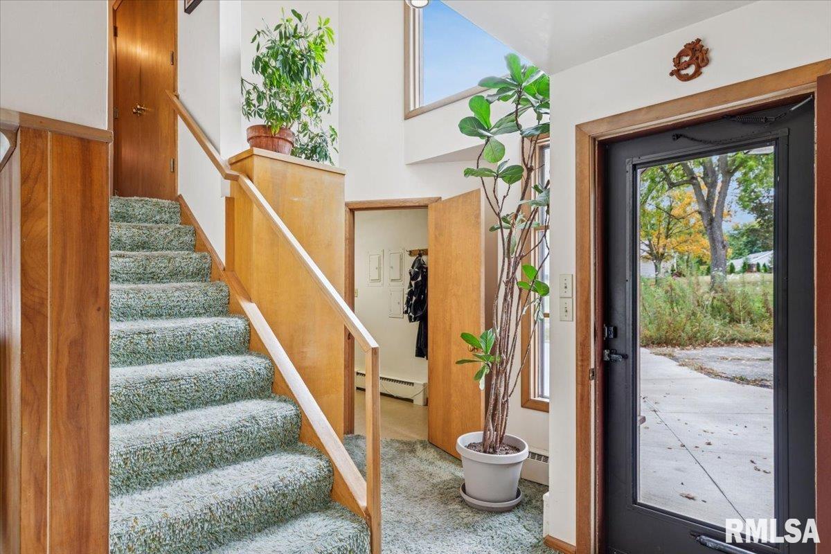 1939 South Lake Storey Road Galesburg, IL 61401 - Photo 13 of 68