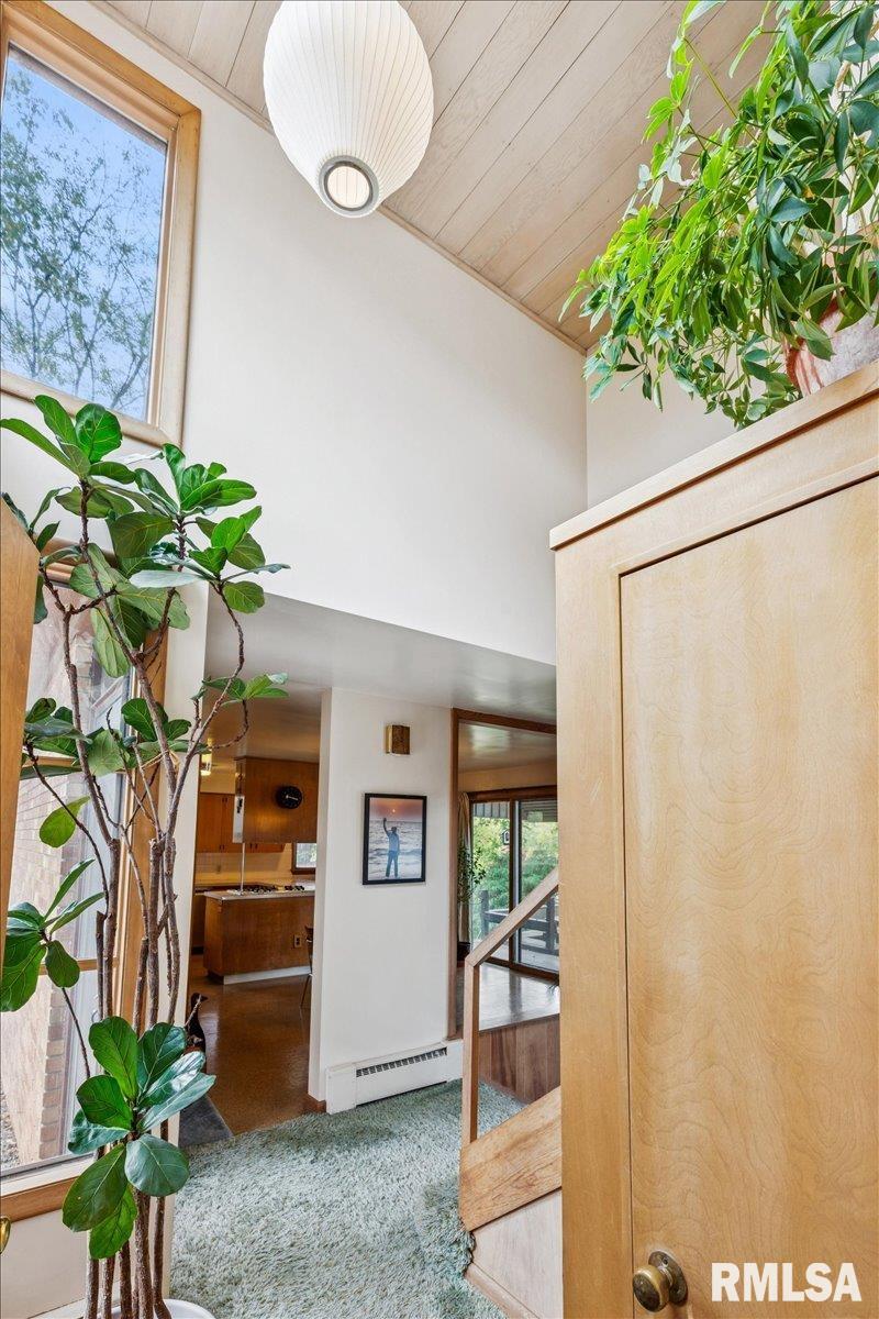 1939 South Lake Storey Road Galesburg, IL 61401 - Photo 15 of 68