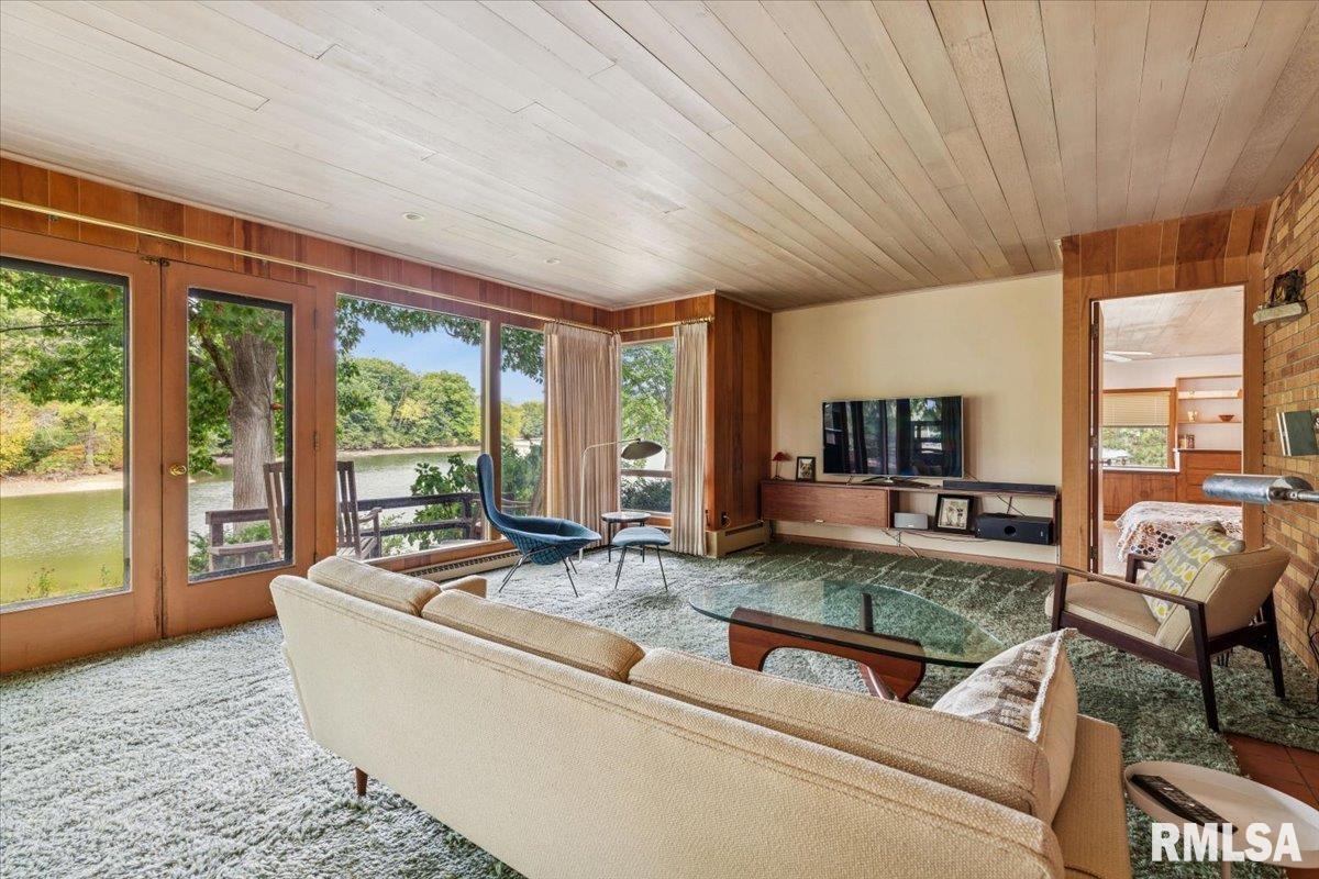 1939 South Lake Storey Road Galesburg, IL 61401 - Photo 16 of 68