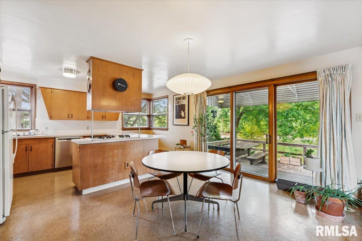 1939 South Lake Storey Road Galesburg, IL 61401 - Photo 25 of 68