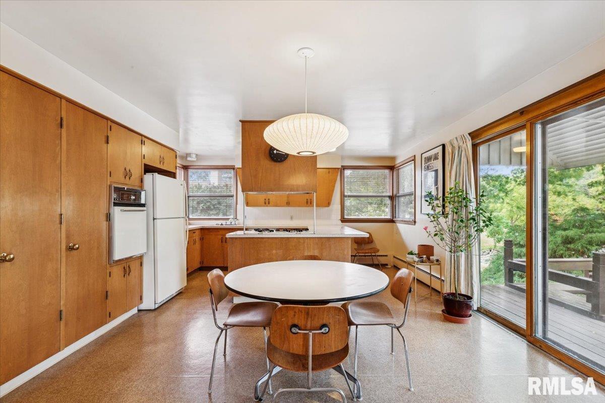 1939 South Lake Storey Road Galesburg, IL 61401 - Photo 26 of 68