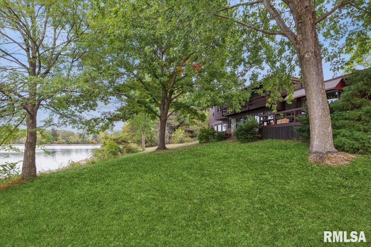 1939 South Lake Storey Road Galesburg, IL 61401 - Photo 3 of 68