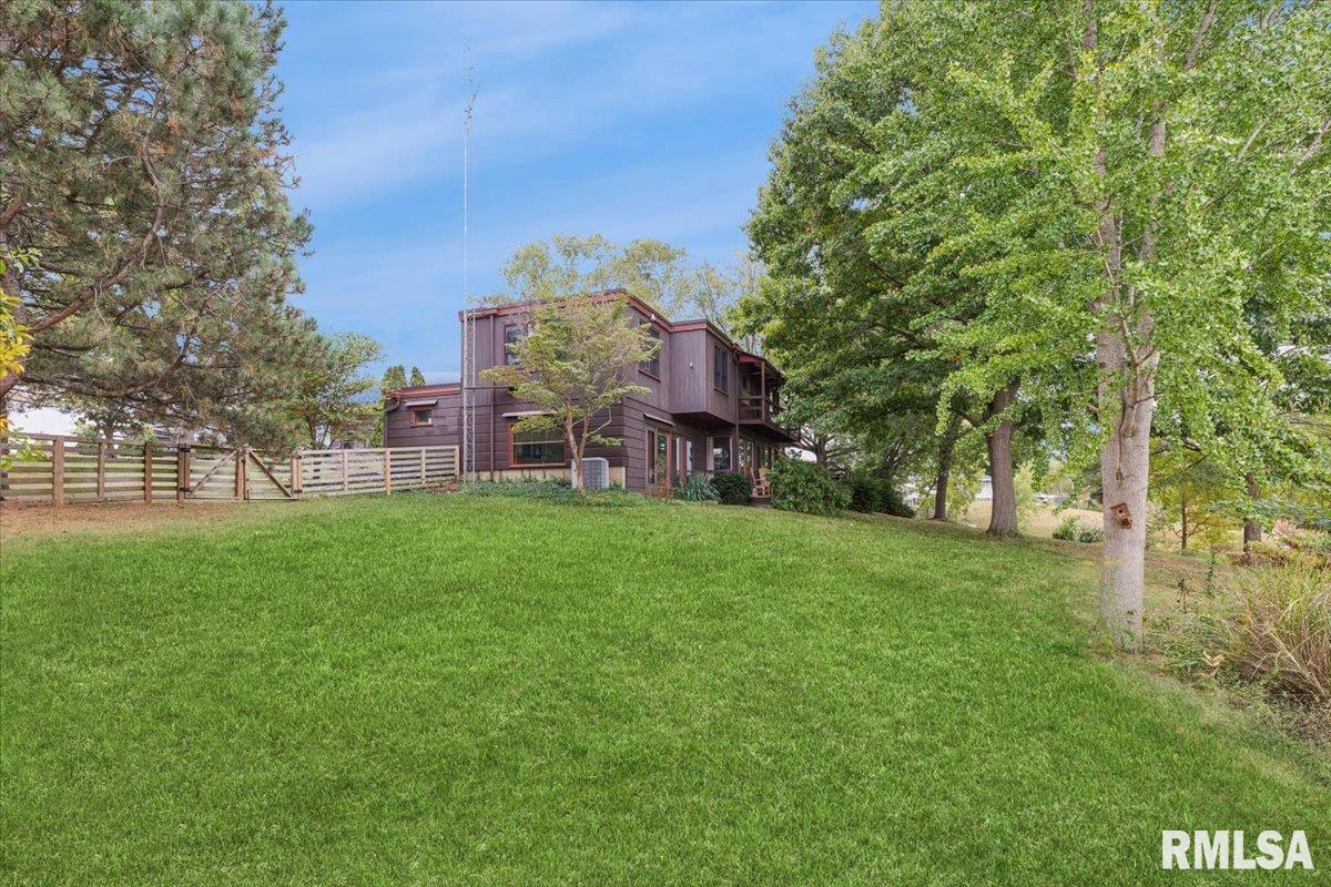 1939 South Lake Storey Road Galesburg, IL 61401 - Photo 4 of 68