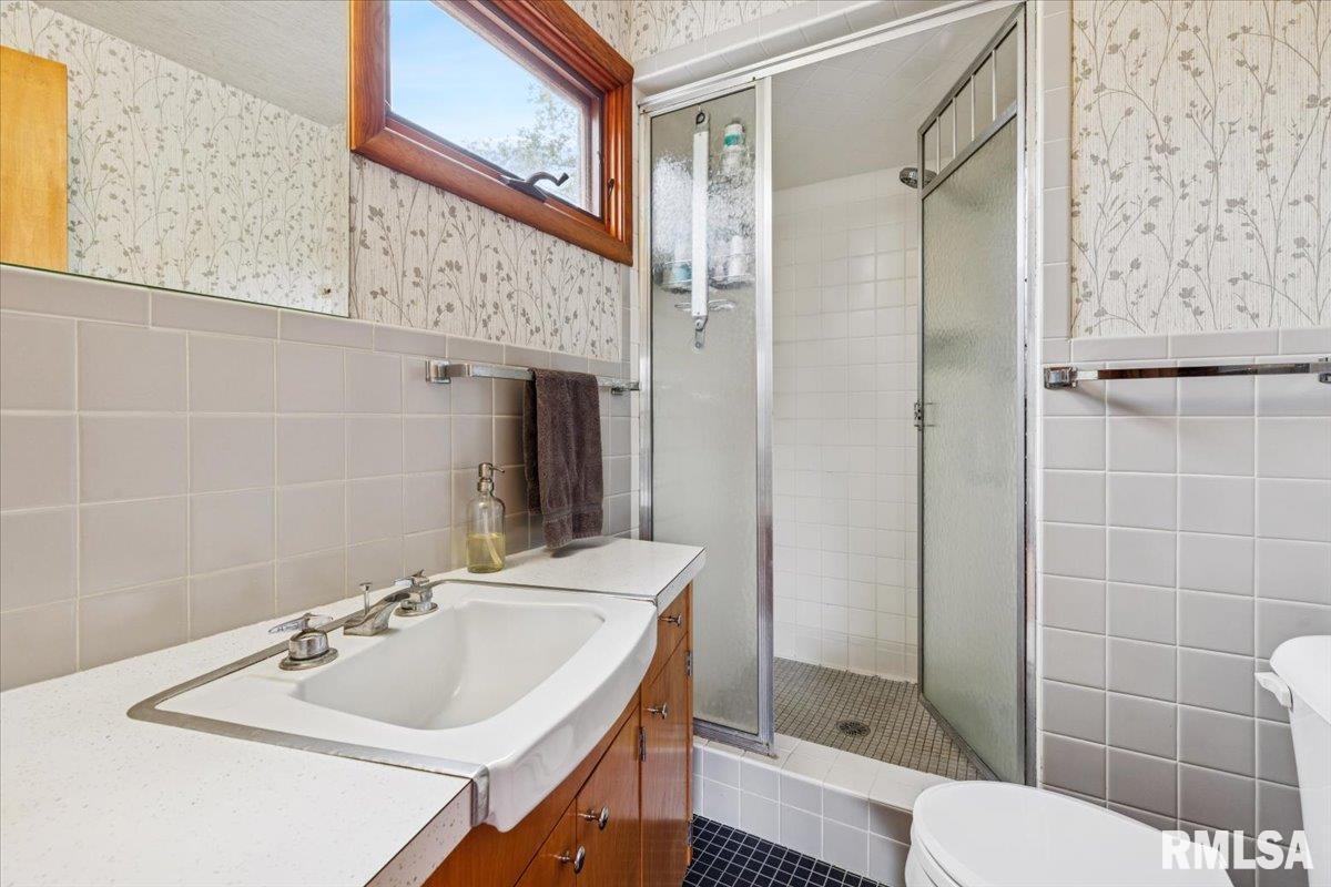 1939 South Lake Storey Road Galesburg, IL 61401 - Photo 43 of 68