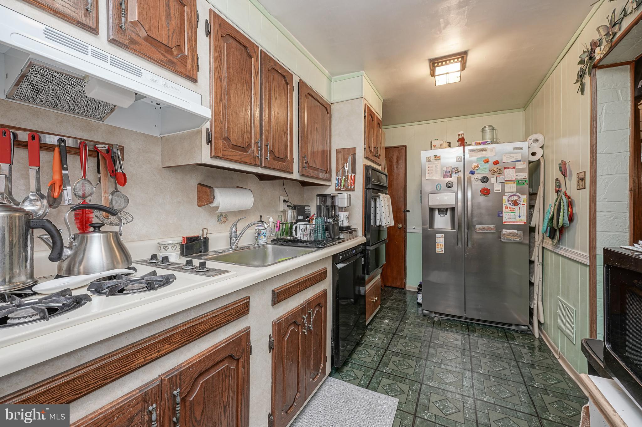 3048 North Constitution Road Camden, NJ 08104 - Photo 8 of 17