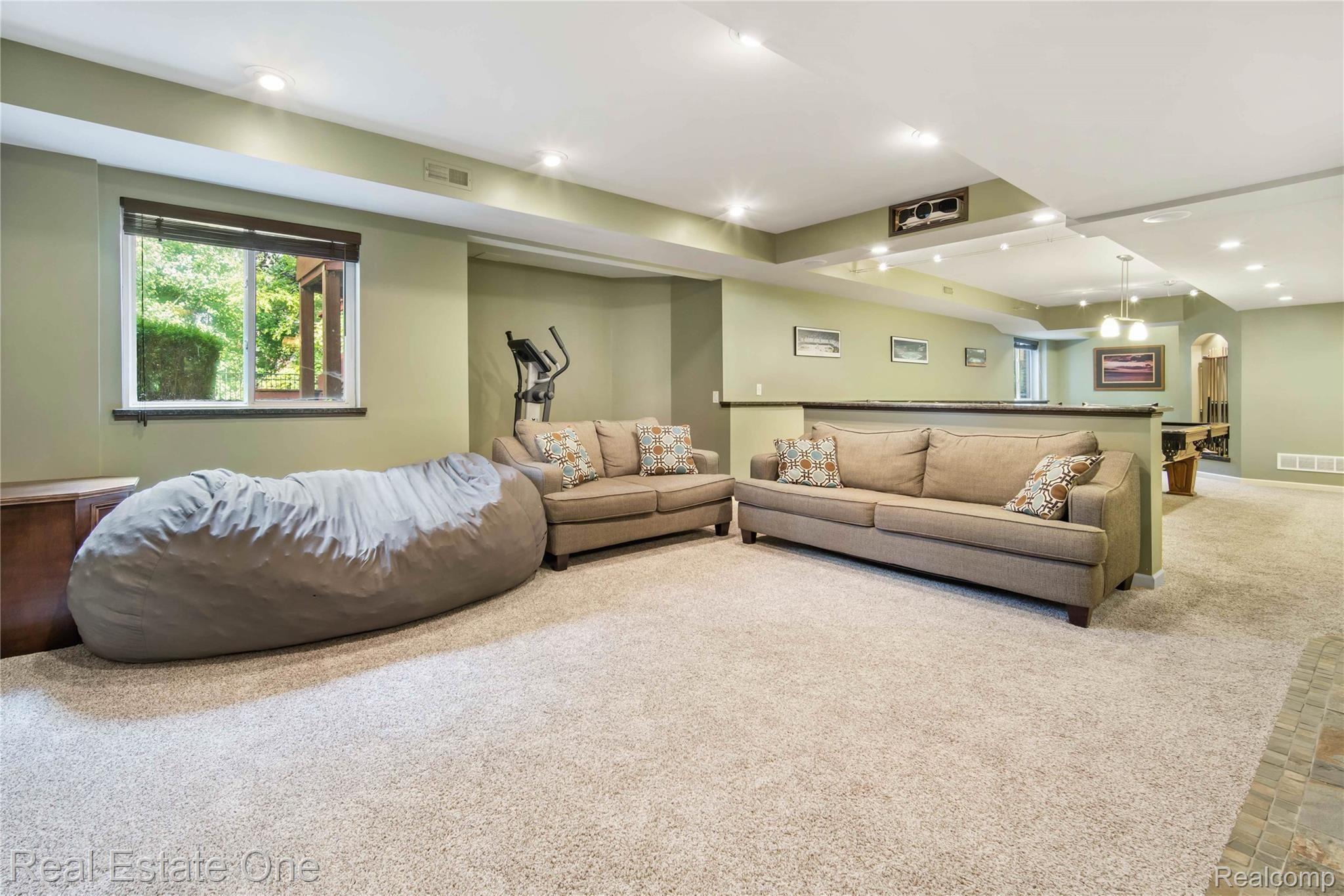 3453 Everett Drive Rochester, MI 48307 - Photo 37 of 50 IMG_0551.jpg