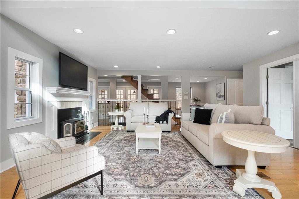 4264 Glasgow Road Valencia, PA 16059 - Photo 4 of 42 Gallery Image 4