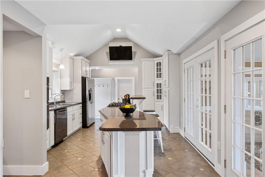 4264 Glasgow Road Valencia, PA 16059 - Photo 10 of 42 Gallery Image 10