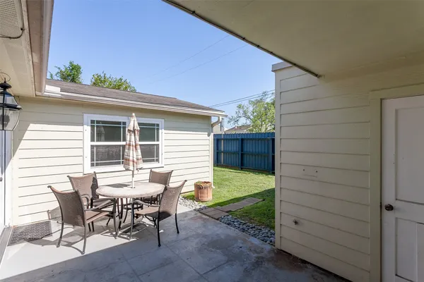 $2,100 | 1171 Park Meadow Drive, Beaumont, TX 77706