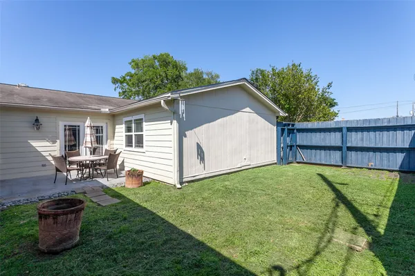 $2,100 | 1171 Park Meadow Drive, Beaumont, TX 77706