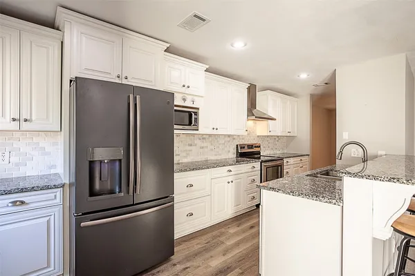 $2,100 | 1171 Park Meadow Drive, Beaumont, TX 77706