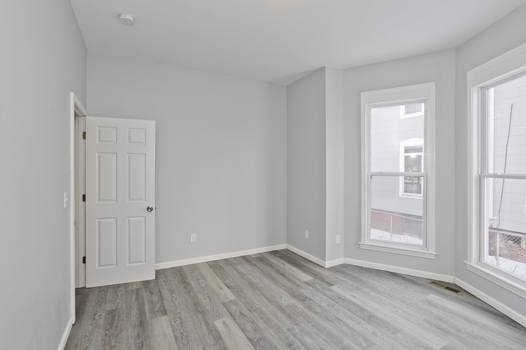 64 Thompson Street Springfield, MA 01109 - Photo 24 of 30