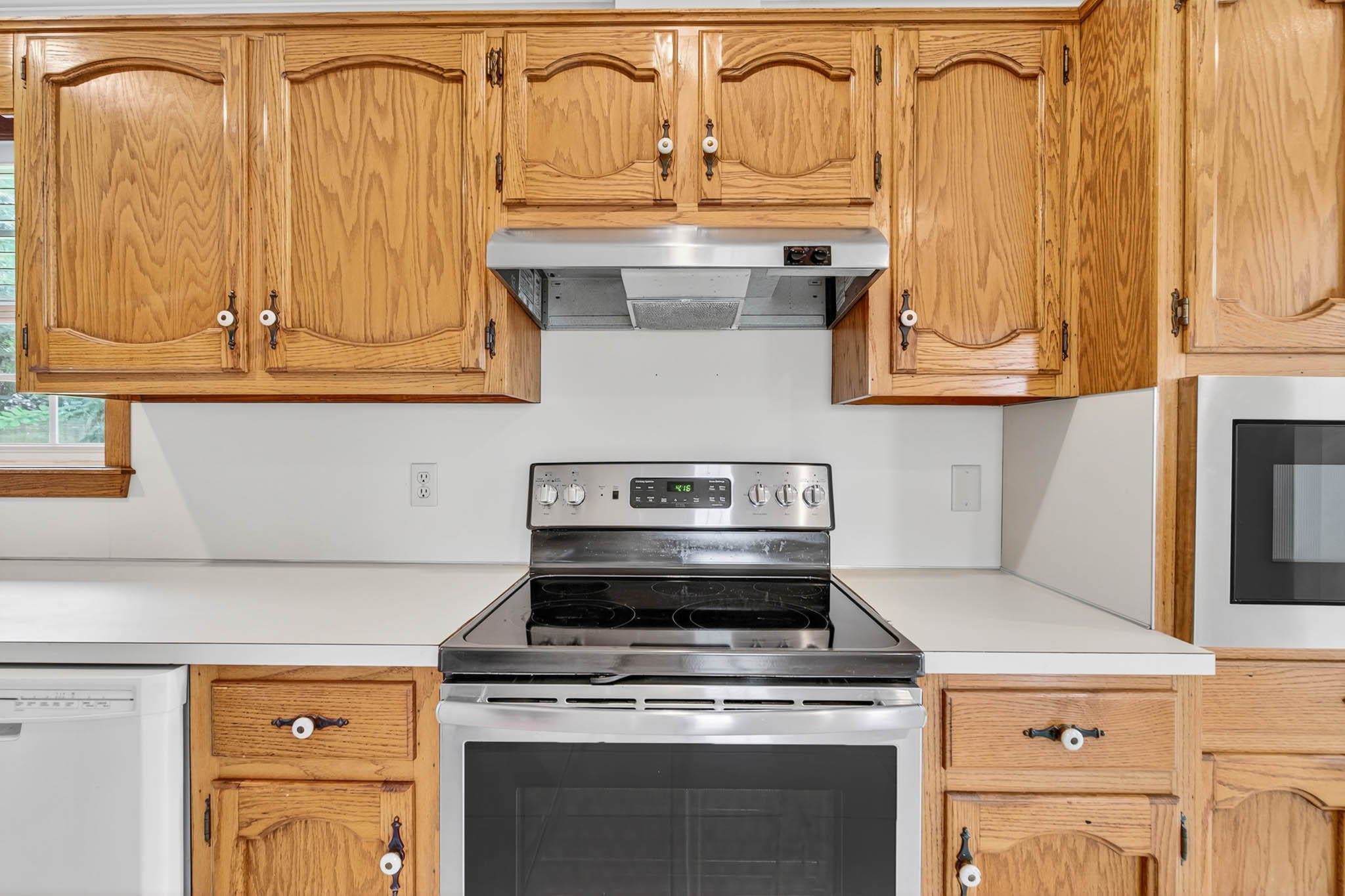 51 Godwin Drive Atmore, AL 36502 - Photo 20 of 60 Kitchen