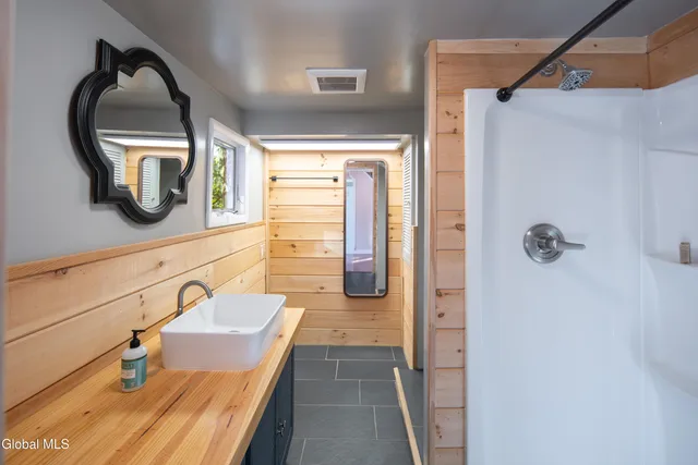 $299,900 | 99 Blue Barns Road, Rexford, NY 12148