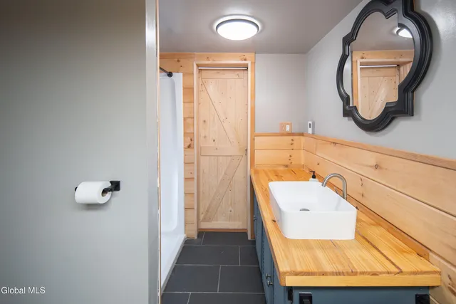 $299,900 | 99 Blue Barns Road, Rexford, NY 12148