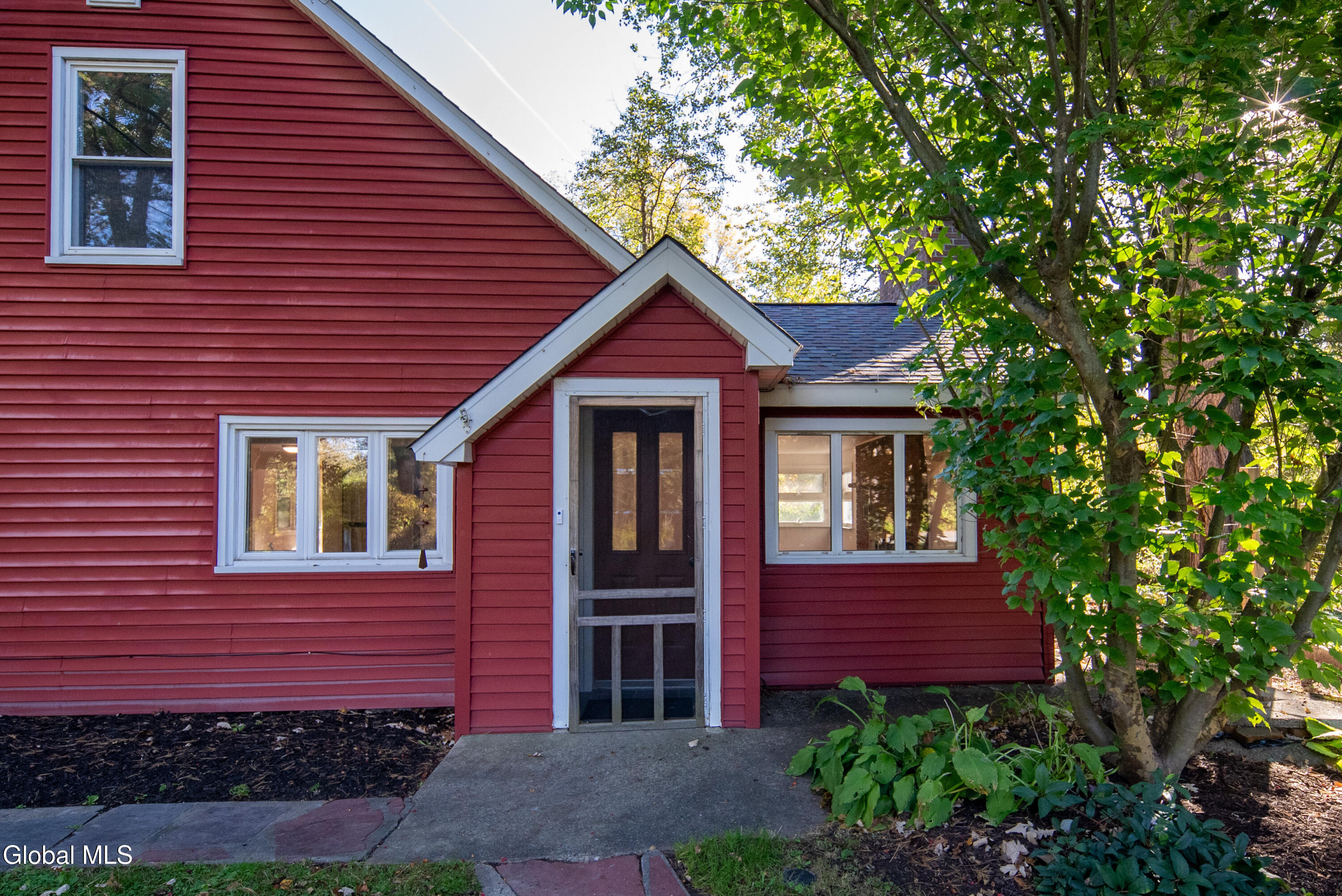 99 Blue Barns Road Rexford, NY 12148 - Photo 2 of 44 002