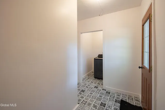 $299,900 | 99 Blue Barns Road, Rexford, NY 12148